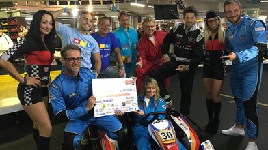 Promi-Staffel für „RTL – Wir helfen Kindern“ beim Daytona-Kartrennen