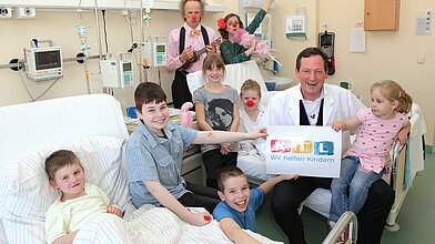 Eckart von Hirschhausen setzt sich mit seinen Klinik-Clowns für Kinder in Kliniken ein