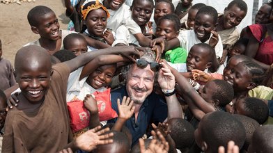 Projektreise der Stiftung "RTL - Wir helfen Kindern" in die Demokratische Republik Kongo mit dem Projektpaten Wolfgang Niedecken.