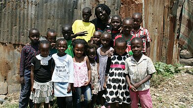US-Präsidentenschwester Dr. Auma Obama setzt sich für Kinder in Kenia ein.